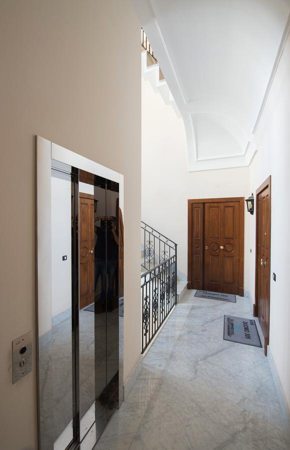 Duomo Regina Apartments Naples Luaran gambar