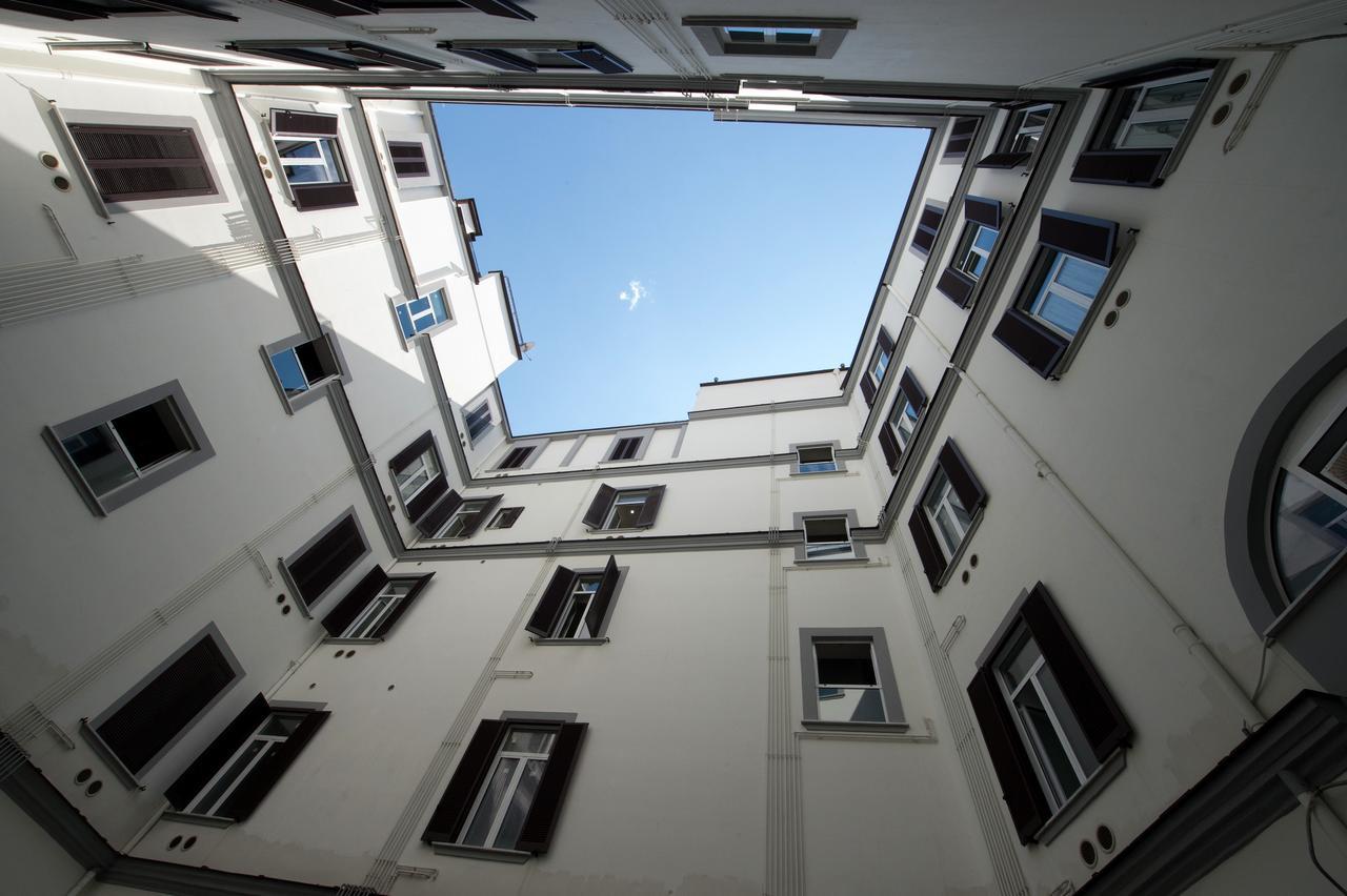 Duomo Regina Apartments Naples Luaran gambar